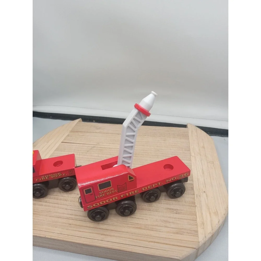Thomas The Tank Engine  Friends Wooden Railway Sodor Dept 36 FIRE TRUCK& TN Read